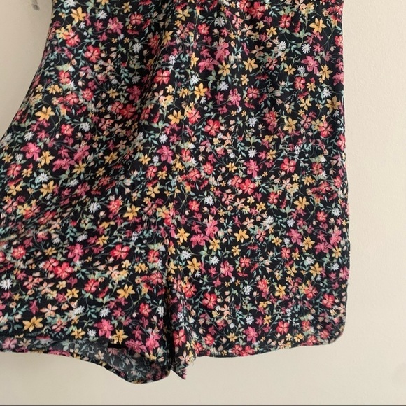 Bershka GIRL Short Sleeve Playsuit Allover Floral Print V Neck Romper - Picture 12 of 15